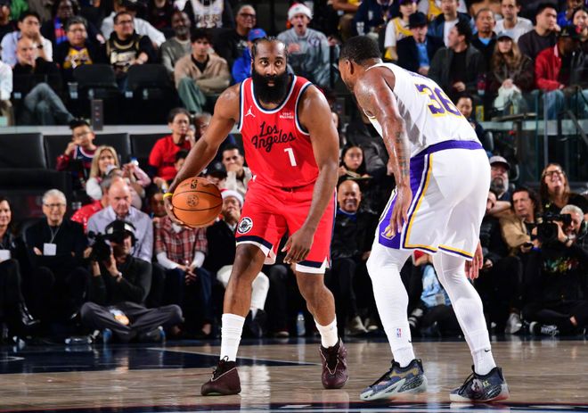 湖人爆冷不敌快船！詹姆斯36分，小卡爆发，一战可以看清四位球星