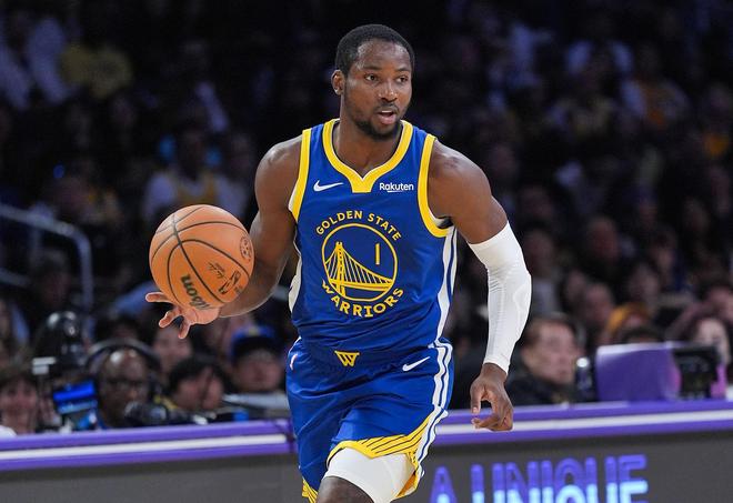 有点倒霉！队记：库明加在上一场被驱逐的回合，遭遇脚踝扭伤