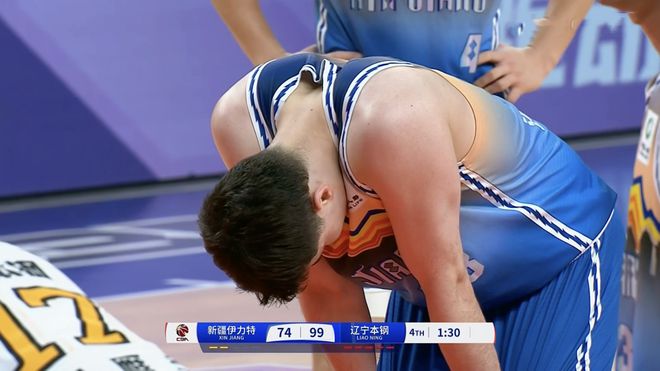 兵败如山倒！22分溃败，新疆0:3意外出局，刘炜：成关键1战的罪人