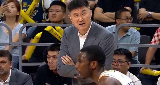 破案了！杜锋为何给三不沾+0分的张明池点赞？球迷点评一针见血