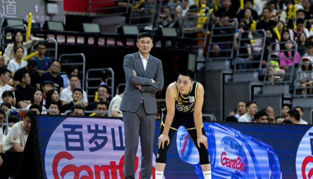 廣東宏遠(yuǎn)大換血！外援一個(gè)不留，杜鋒確定續(xù)約，8人合同到期