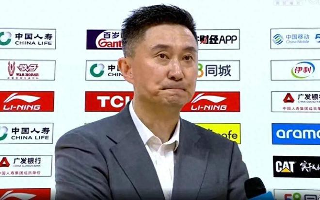 广东0-3惨败风波发酵，球迷攻陷球队社媒：杜锋下课，朱芳雨走人