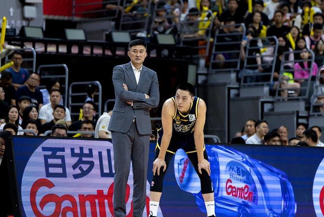 0比3惨败！深夜凌晨！广东宏远正式官宣，杜锋赛后一席话很真诚