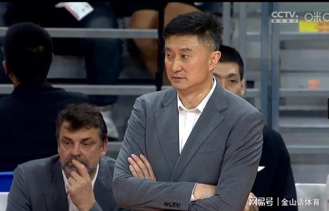 3比0遭横扫！当迪亚洛捂耳庆祝，杜锋这个回应动作，太不应该了