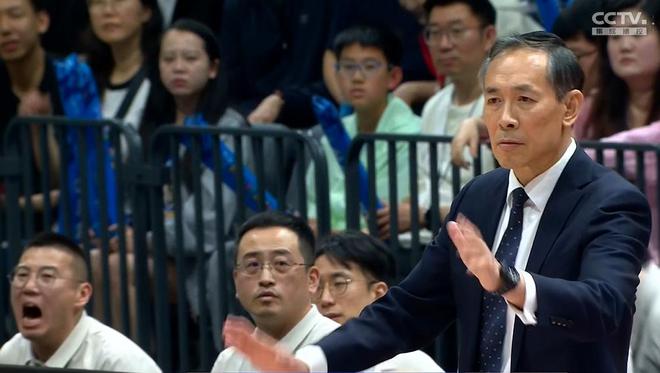 央视直播！19:35，京城德比G4大战，许利民力拼4强，看谁能爆发吧