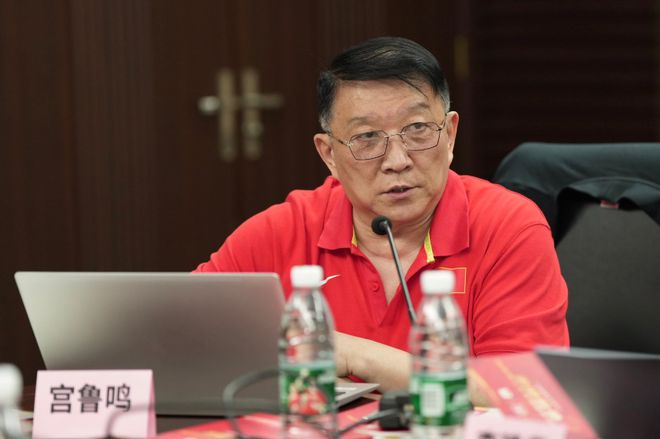 总决赛结束就上海埂！李梦王思雨终现身 宫鲁鸣强腕治军拒搞特殊