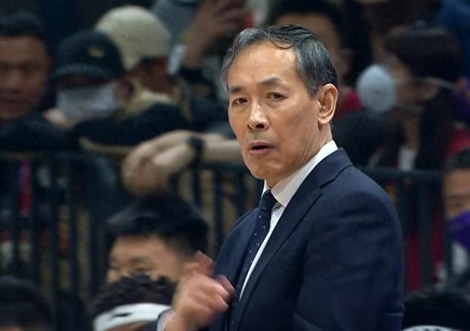 17分大胜 CBA3冠王太神勇：0-1到3-1翻盘搭上四强班车多达7人上双