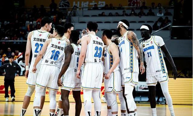 11+13！首钢内线大将稳健输出 砍两双弥补周琦空缺