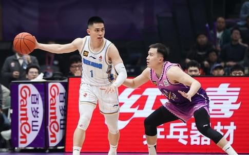 球队指挥官，陈盈骏出战40分钟，14中6得到18分3板7助3断