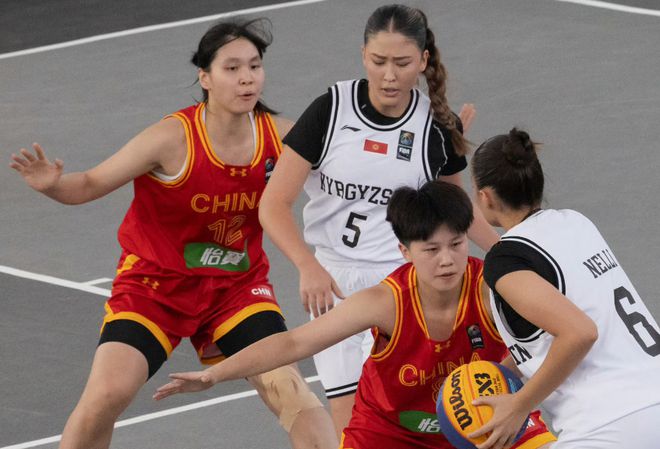轰27+5+4！中国女篮又一18岁新星崛起：变身2米23张子宇好帮手？