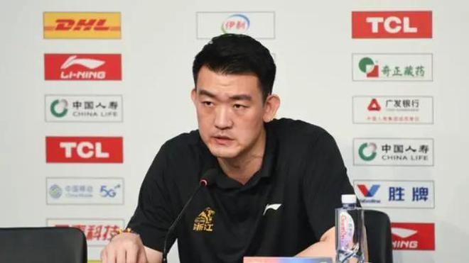 淘汰青岛发布会！王博回应伤病，卡尔顿喊话四强，赵嘉仁被曝伤重