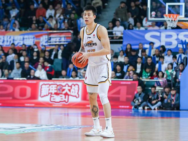 今天狀態(tài)不一樣！張鎮(zhèn)麟首節(jié)8分鐘 3中2貢獻(xiàn)6分&正負(fù)值+8