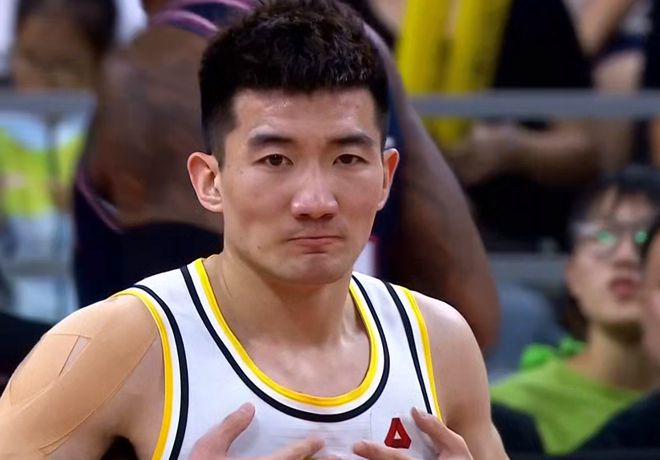 過(guò)分了！遼寧隊(duì)球迷追著孫銘徽罵，充滿著火藥味 盤外招嗎？