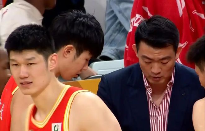 G2廣廈首節(jié)險勝北京！籃板壓制，布朗大爆發(fā)，北京全民皆兵！