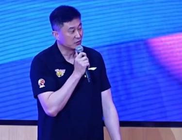 杜锋展望下赛季CBA联赛：向广东女篮学习，去冲击总冠军