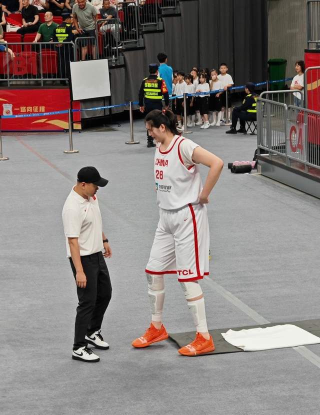 宮魯鳴：張子宇體重300斤和姚明差不多重，潛力大但容易受傷