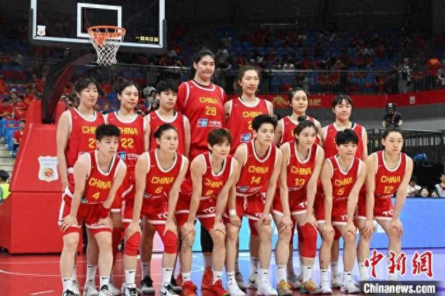 中国女篮热身赛在合肥举行 中国队大胜日本队