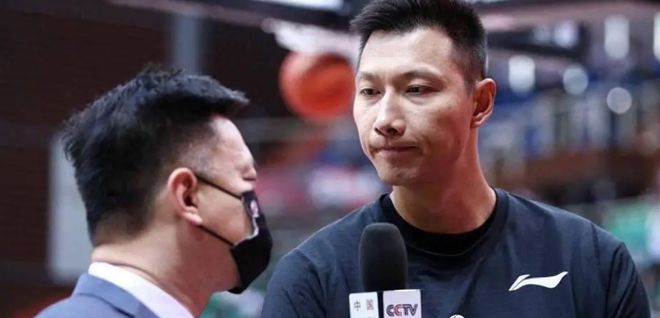体坛周刊副主编杨毅力挺易建联：我不相信，央视取消易建联专访