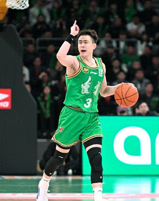 CBA土豪俱乐部疯狂补强！瞄准广东辽宁，下赛季要冲击总冠军