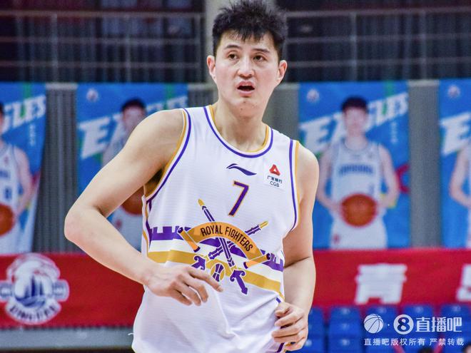 上賽季場均1.4分1.7板 媒體人：俞長棟新賽季將簽約寧波男籃