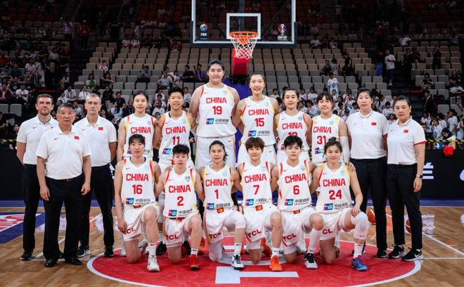 中国女篮大胜印尼！4人表现完美！1人取代李梦，2个瑕疵要整改