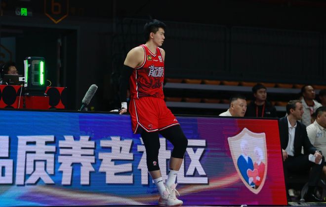 与焦泊乔几无联系！郭士强爱徒海外养伤纯自费 龙狮真想送走他吗