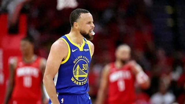 开挂的库里携手巴特勒率领勇士客胜火箭！