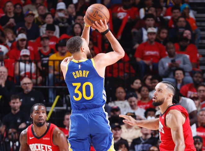NBA季后赛最新局势！湖人火箭陷被动，雷霆破纪录，东部悬念不大