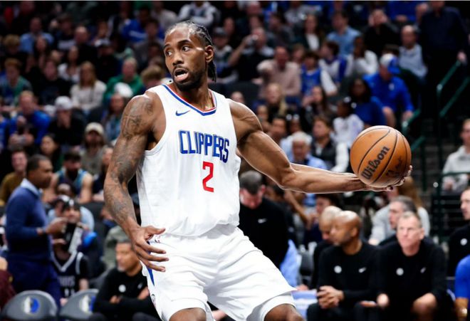 伦纳德生涯已两次季后赛半场90%命中率得分20+，自97-98赛季NBA第三人
