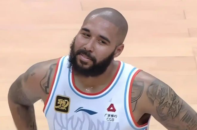 山东u22男篮84比67胜辽宁，三人得分上双，战福建三连胜唾手可得