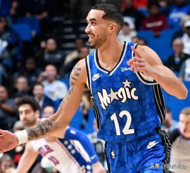 身高1米96臂展2米08！朱芳雨直播回应为何签下NBA魔术旧将奎恩