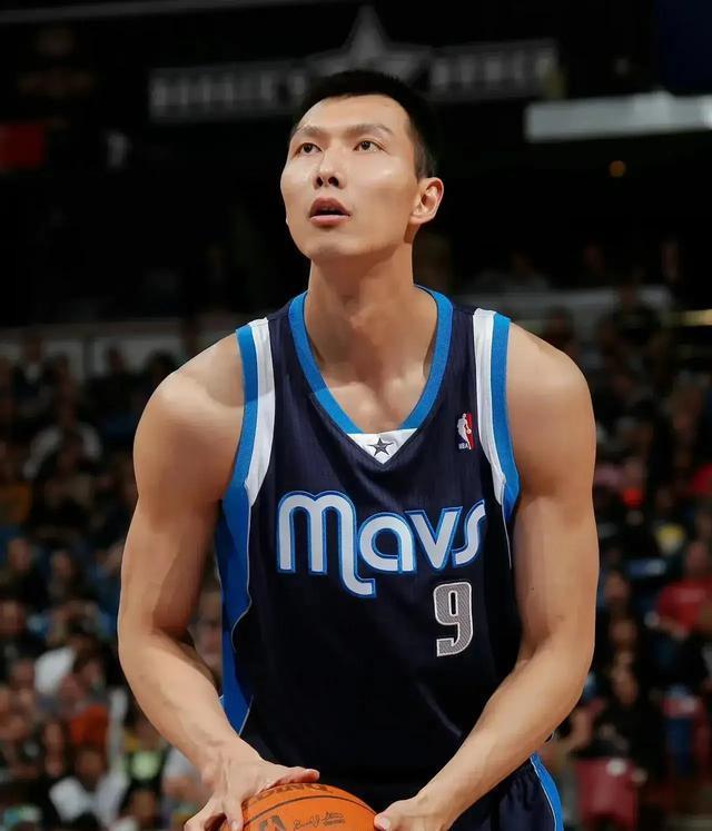 首秀的易建联，首秀的周琦，首秀的杨瀚森，对比之下看差距