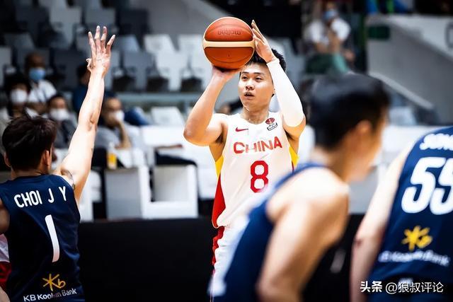 FIBA官方评中国男篮世预赛阵容：亚洲杯获银牌展示实力 周琦很不错