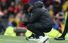 40歲阿莫林蹲地捂臉！執教曼聯1周年+輸球率近5成 怒批全隊：糟糕