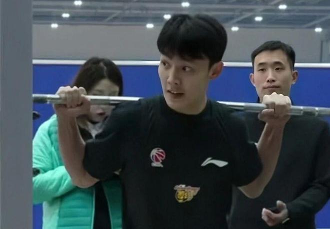 廣東男籃體測！徐杰負重深蹲25個，崔永熙深蹲30個 助跑摸高3米44