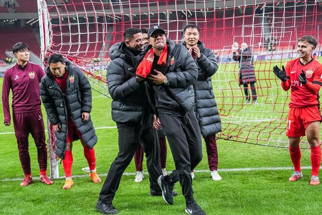 破案了！上海海港墊底原因找到，王燊超說(shuō)漏嘴，亞冠或不在計(jì)劃內(nèi)