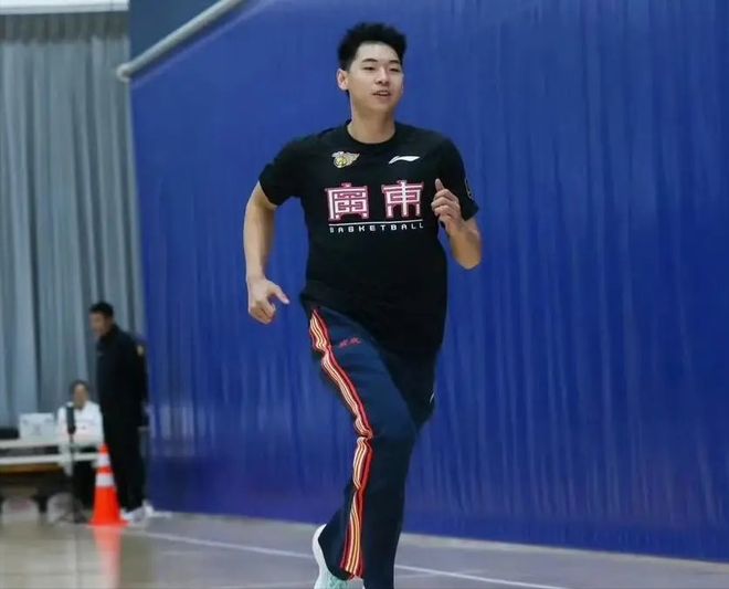 廣東3消息！崔永熙恢復(fù)神速，宏遠(yuǎn)官宣大名單，徐杰連中15記三分