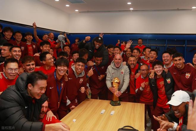 中超冠軍的亞冠之恥！10場不勝的海港，配不上全國球迷的期待