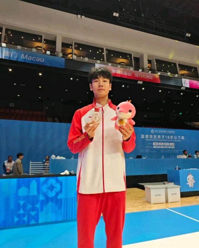 張博源首發26分鐘獲21分7籃板1助攻 中國男籃年輕一代有望