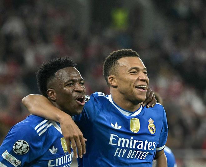 自吉魯以來，姆巴佩是首位歐冠上演大四喜的法國球員