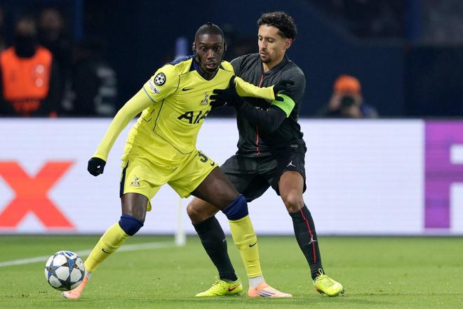 穆阿尼作為對手在王子公園3場造5球，作為巴黎球員14場1助攻