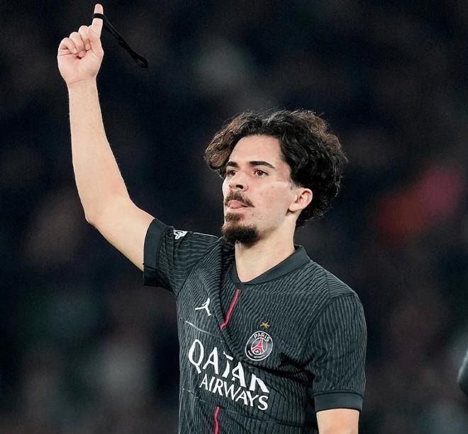 隨著巴黎5-3，利物浦1-4，歐冠最新晉級形勢出爐，2到10名差兩分