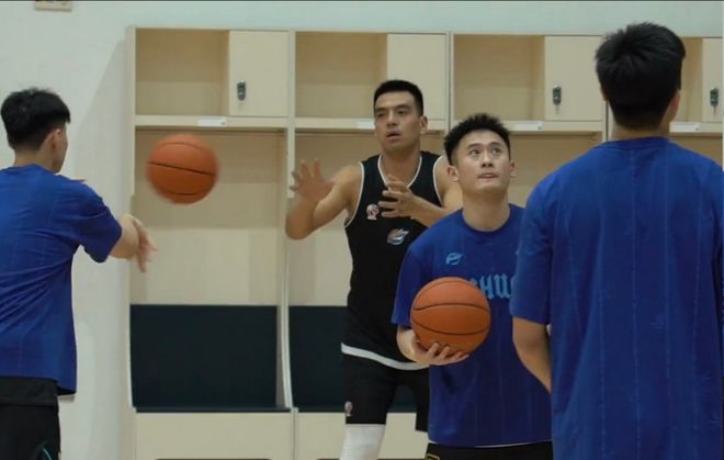 “茍活”一年？四川或全華班參賽，淪落至陪練隊成又一支八一男籃