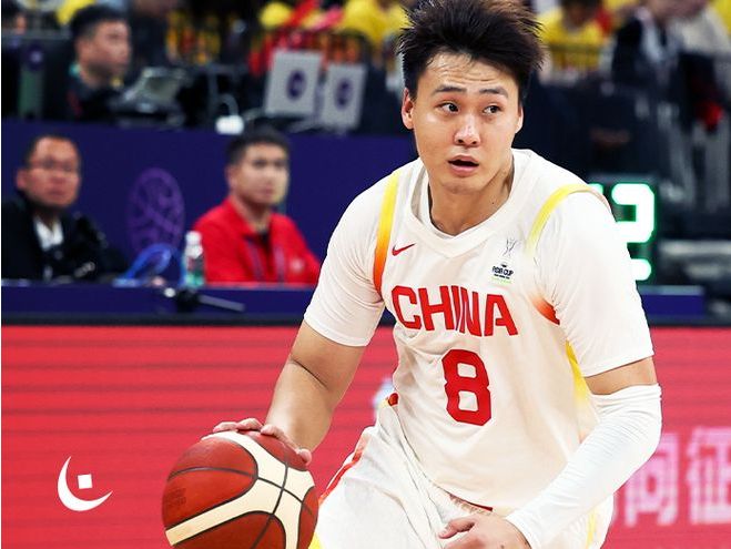 中國男籃官宣12人名單：隊長趙睿意外落選 周琦曾凡博張鎮麟領銜
