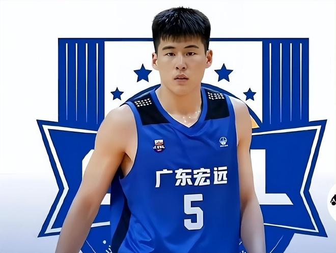 場均轟25+6！中國男籃又一19歲射手崛起：三分王變新版朱芳雨？