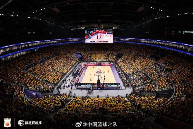 體育早餐11.28|多家運(yùn)動(dòng)品牌馳援香港 中國(guó)男籃今晚世預(yù)賽首戰(zhàn)