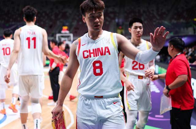 趙睿為何無緣男籃12人名單？媒體人曬圖給出原因，讓人淚目了?