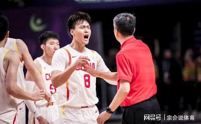 中國(guó)男籃最新大名單揭曉，趙睿淘汰，王嵐欽強(qiáng)勢(shì)頂替，張鎮(zhèn)麟回歸