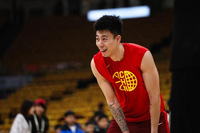 末節(jié)超神難救主，張鎮(zhèn)麟全場(chǎng)20分8板3斷&末節(jié)連續(xù)命中關(guān)鍵三分