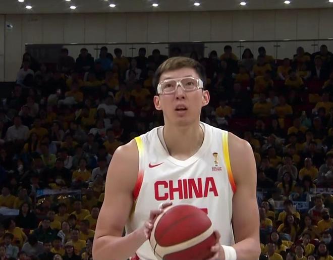 中國男籃輸韓國塞翁失馬！張鎮(zhèn)麟2記三分宣布回歸，郭士強需變陣